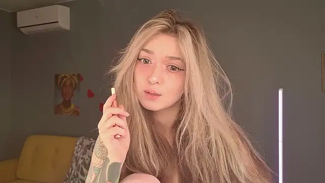 Snapshot of BellaSink chatting on March 5, 2026, 5:37 am BellaSink online show from March 5, 2026, 5:37 am