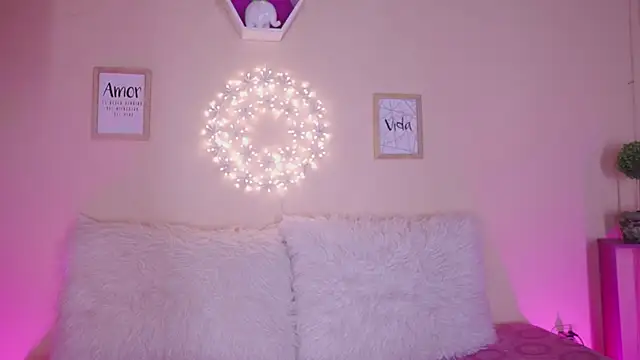 Snapshot of Meggie_ chatting on November 8, 2025, 9:29 pm Meggie online show from November 8, 2025, 9:29 pm