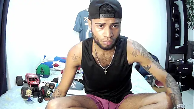 AXionX online show from November 8, 2025, 10:41 am