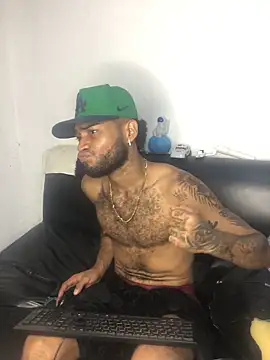 AXionX online show from December 2, 2025, 8:32 pm