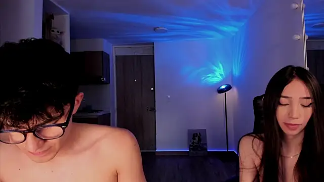 Snapshot of Mikeyvioleta_ chatting on January 10, 2026, 8:26 pm Mikeyvioleta online show from January 10, 2026, 8:26 pm