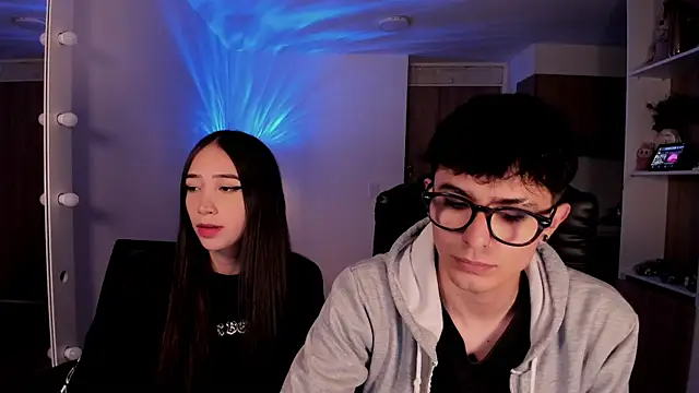 Snapshot of Mikeyvioleta_ chatting on December 2, 2025, 10:55 pm Mikeyvioleta online show from December 2, 2025, 10:55 pm