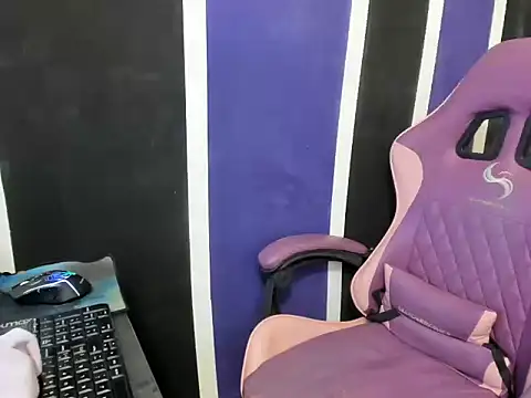 scarleth18 online show from February 25, 2026, 9:14 pm