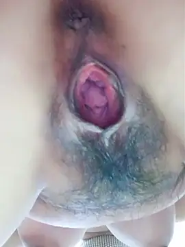 Snapshot of piug321 chatting on November 7, 2025, 2:05 am piug321 online show from November 7, 2025, 2:05 am