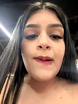 Lucianacuoper online show from November 21, 2025, 7:35 pm