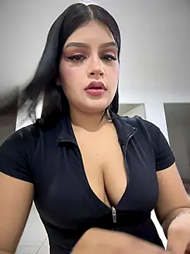 Lucianacuoper online show from November 23, 2025, 12:53 am