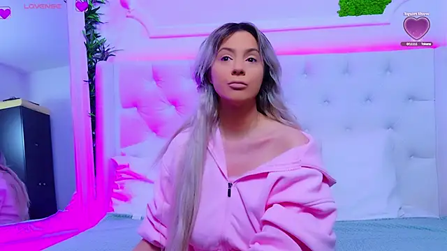 AriannaSins online show from December 15, 2025, 1:39 pm