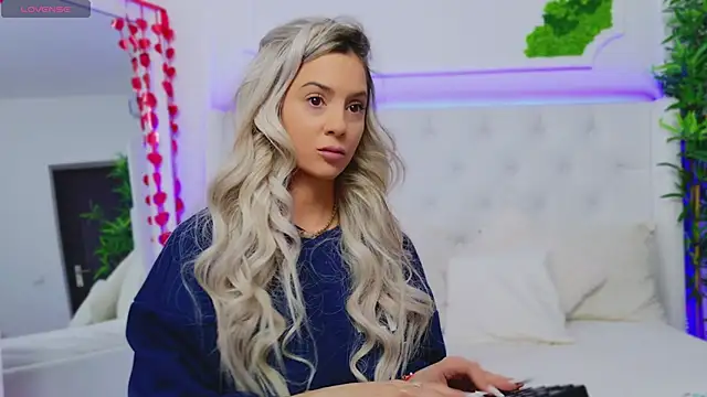 Snapshot of AriannaSins chatting on March 4, 2025, 1:17 pm AriannaSins online show from March 4, 2025, 1:17 pm