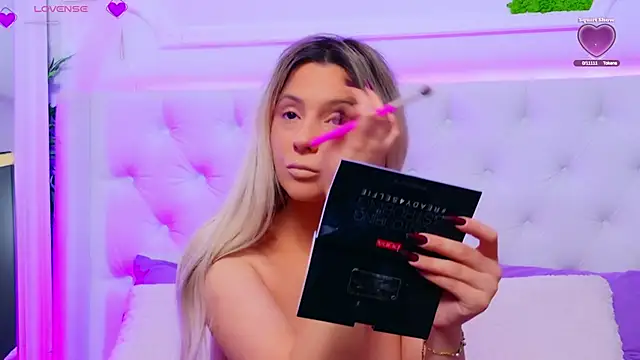 AriannaSins online show from December 18, 2025, 1:15 pm