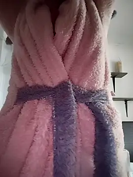 SandyCassie online show from November 17, 2025, 11:58 am