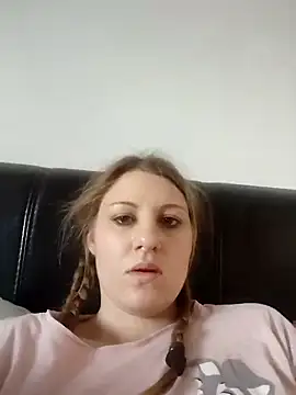 SandyCassie online show from April 12, 2026, 5:22 am