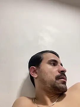 Snapshot of Felipinh19cm chatting on December 17, 2025, 2:16 am Felipinh19cm online show from December 17, 2025, 2:16 am