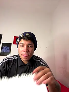 Snapshot of Yeyei77 chatting on December 18, 2025, 6:07 am Yeyei77 online show from December 18, 2025, 6:07 am