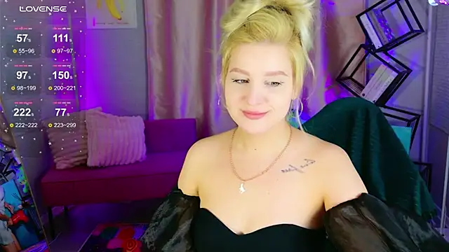 Snapshot of cold_blondie chatting on May 21, 2026, 5:49 am cold blondie online show from May 21, 2026, 5:49 am