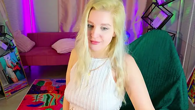 Snapshot of cold_blondie chatting on May 16, 2026, 7:18 am cold blondie online show from May 16, 2026, 7:18 am