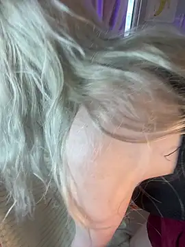 cold blondie online show from June 26, 2026, 5:13 am