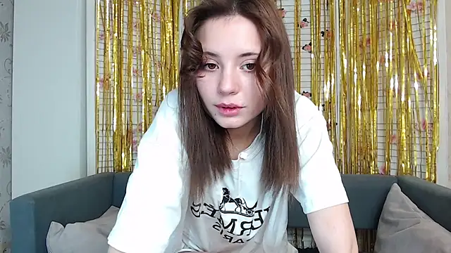 Snapshot of evaa_here_ chatting on January 7, 2026, 8:52 am evaa here online show from January 7, 2026, 8:52 am