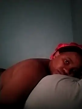 Snapshot of Blairblu28 chatting on October 29, 2025, 6:45 am Blairblu28 online show from October 29, 2025, 6:45 am