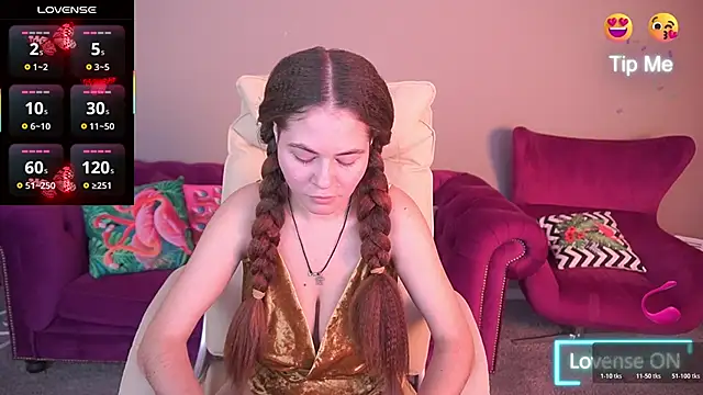 Snapshot of QueenEvieX chatting on November 5, 2025, 2:31 pm QueenEvieX online show from November 5, 2025, 2:31 pm