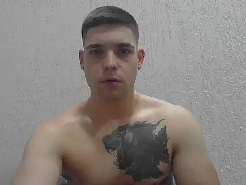 Snapshot of Zure-xxx chatting on November 14, 2025, 7:50 pm Zure-xxx online show from November 14, 2025, 7:50 pm