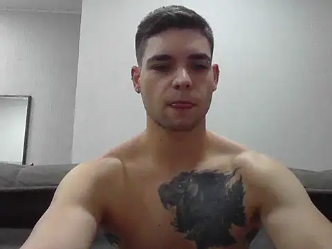 Snapshot of Zure-xxx chatting on November 26, 2025, 10:21 pm Zure-xxx online show from November 26, 2025, 10:21 pm