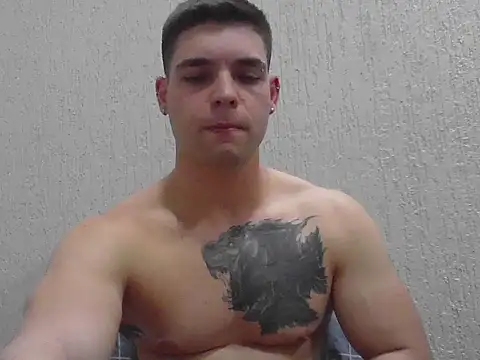 Snapshot of Zure-xxx chatting on November 22, 2025, 10:47 am Zure-xxx online show from November 22, 2025, 10:47 am