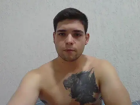 Snapshot of Zure-xxx chatting on November 12, 2025, 6:56 pm Zure-xxx online show from November 12, 2025, 6:56 pm