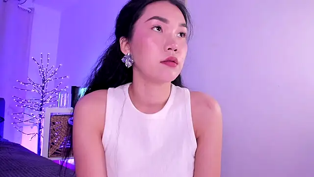 Divine Madeleine online show from June 26, 2026, 6:08 am