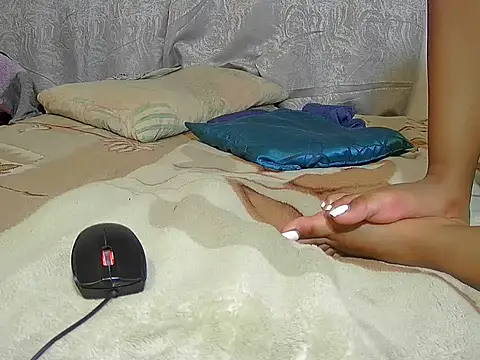 Snapshot of DoubleSpreadXX chatting on November 8, 2025, 7:28 pm DoubleSpreadXX online show from November 8, 2025, 7:28 pm