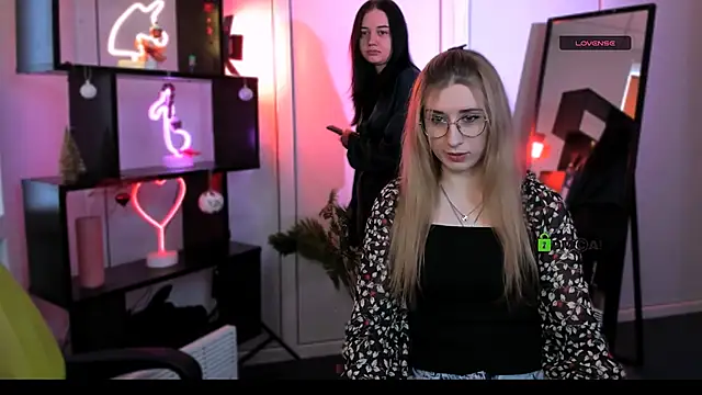 Snapshot of miki_ti chatting on January 12, 2026, 12:34 pm miki ti online show from January 12, 2026, 12:34 pm