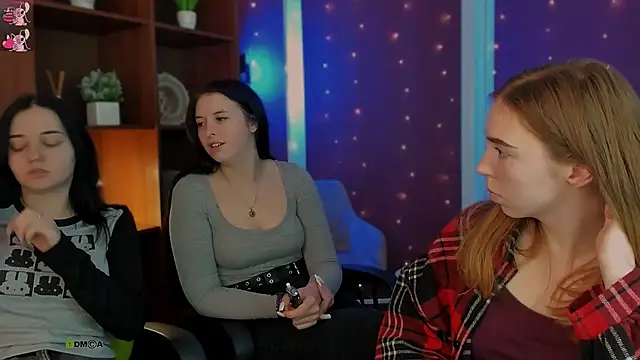 Snapshot of miki_ti chatting on February 4, 2026, 2:01 pm miki ti online show from February 4, 2026, 2:01 pm