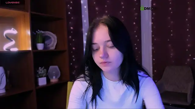 miki ti online show from November 11, 2025, 5:57 am