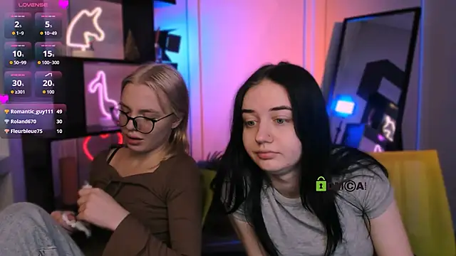 Snapshot of miki_ti chatting on December 19, 2025, 11:51 pm miki ti online show from December 19, 2025, 11:51 pm