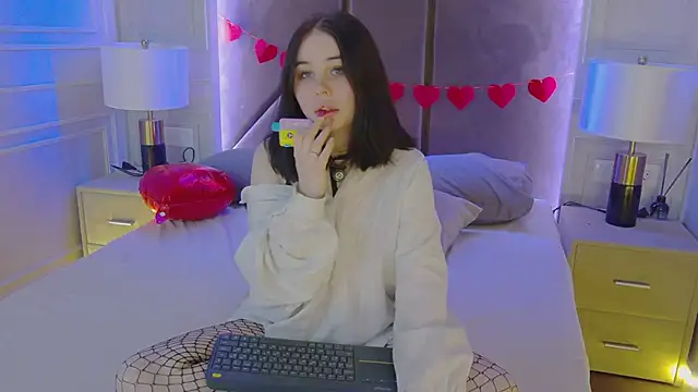 AliceLune online show from February 12, 2026, 12:49 pm