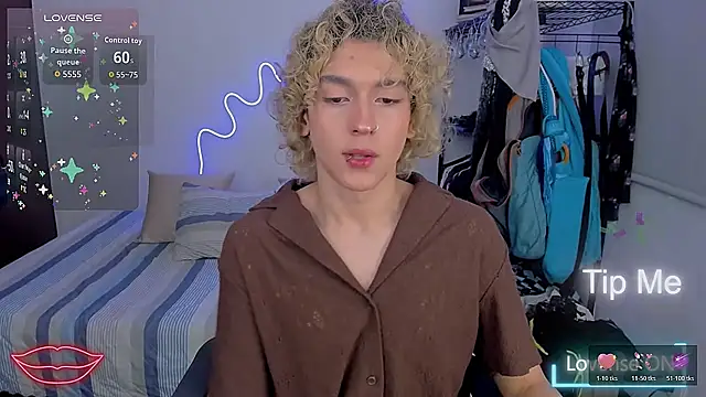 Lyric Mirage online show from December 2, 2025, 10:55 pm