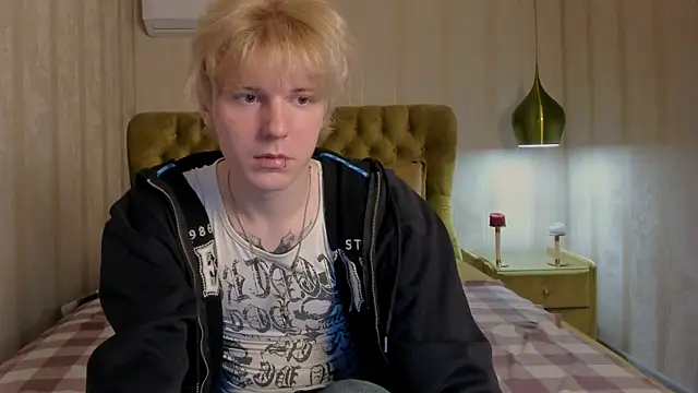 KevinMilky online show from November 12, 2025, 3:05 pm