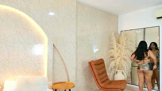 Antonella Russo1 online show from April 6, 2026, 1:12 pm