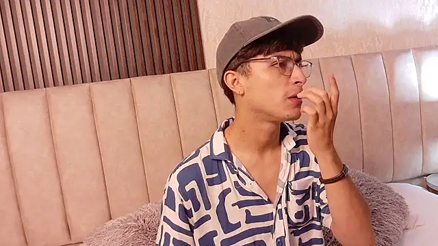 Aaron Eze online show from January 15, 2026, 10:13 pm