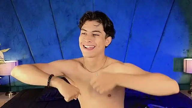 Aaron Eze online show from October 21, 2025, 10:20 pm