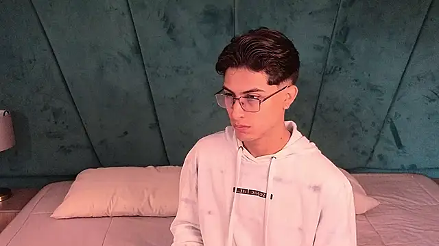 Aaron Eze online show from March 31, 2026, 12:29 pm