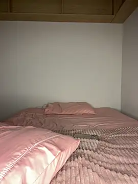 Snapshot of solmartins chatting on March 2, 2026, 10:49 pm solmartins online show from March 2, 2026, 10:49 pm