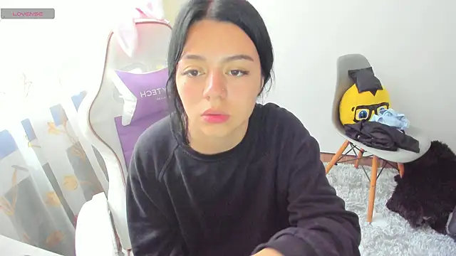 Snapshot of Midori_rosse chatting on January 12, 2026, 6:36 pm Midori rosse online show from January 12, 2026, 6:36 pm