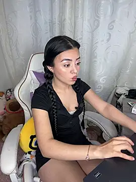 Snapshot of Midori_rosse chatting on May 6, 2026, 10:58 pm Midori rosse online show from May 6, 2026, 10:58 pm