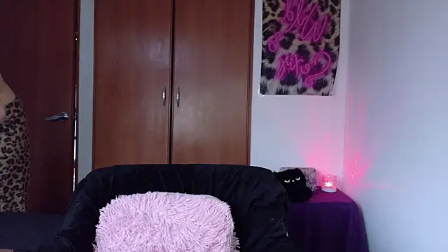 Snapshot of KittyJane chatting on July 22, 2026, 4:42 pm KittyJane online show from July 22, 2026, 4:42 pm
