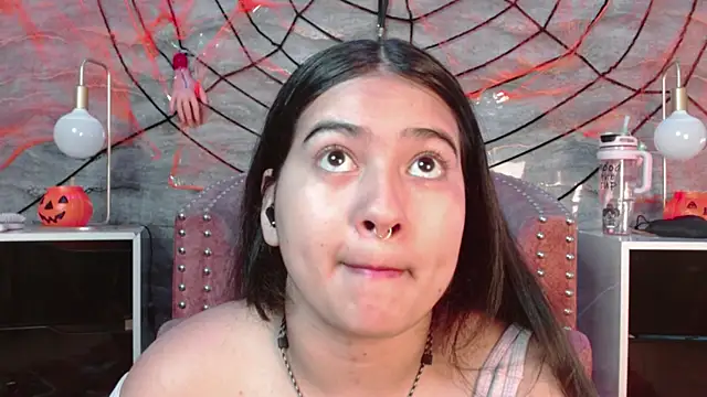 lilithst  online show from October 26, 2025, 8:42 pm