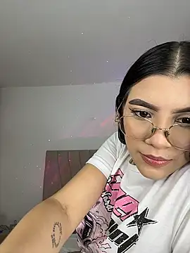 Snapshot of Julietalcl chatting on February 27, 2026, 2:01 am Julietalcl online show from February 27, 2026, 2:01 am