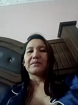 Snapshot of Bigtitsass81 chatting on November 13, 2025, 12:31 pm Bigtitsass81 online show from November 13, 2025, 12:31 pm