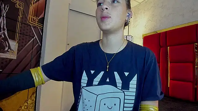 moon winy online show from November 17, 2025, 11:25 am