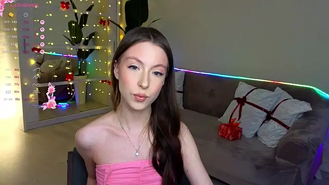 Snapshot of Yasmin_Kass chatting on January 7, 2026, 6:51 am Yasmin Kass online show from January 7, 2026, 6:51 am