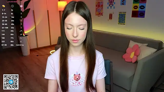 Snapshot of Yasmin_Kass chatting on April 4, 2026, 7:26 am Yasmin Kass online show from April 4, 2026, 7:26 am